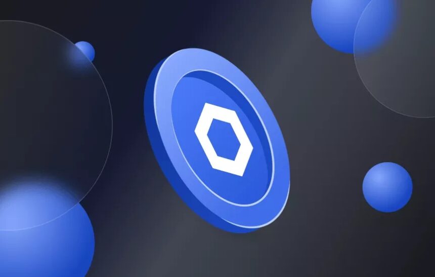 Chainlink shows a bullish pennant pattern with price steady around $24. Whale activity and shrinking reserves indicate potential price movements ahead