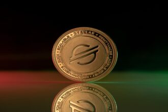 XLM rally chart showing price breakout and trading volumes